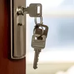 Chaveiro Tríade RJ 24 Horas Chaveiro Rio de Janeiro 24 Horas Profissional Aberturas de Portas, Cofres, Tetra, Blindadas, Multiponto, Cadeados de Chão, Portas Automáticas, Porta de Condominio, Fechaduras Digitais e Eletrônicas.